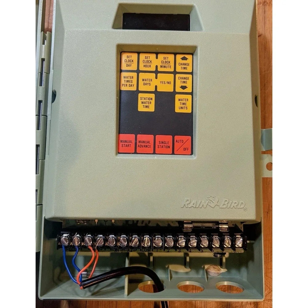 Vintage Rain Bird CRC-4 Computer Sprinkler Timer Green Box Manual Tested 4-Zones
